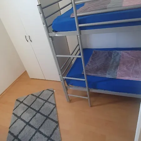 Monteur 8